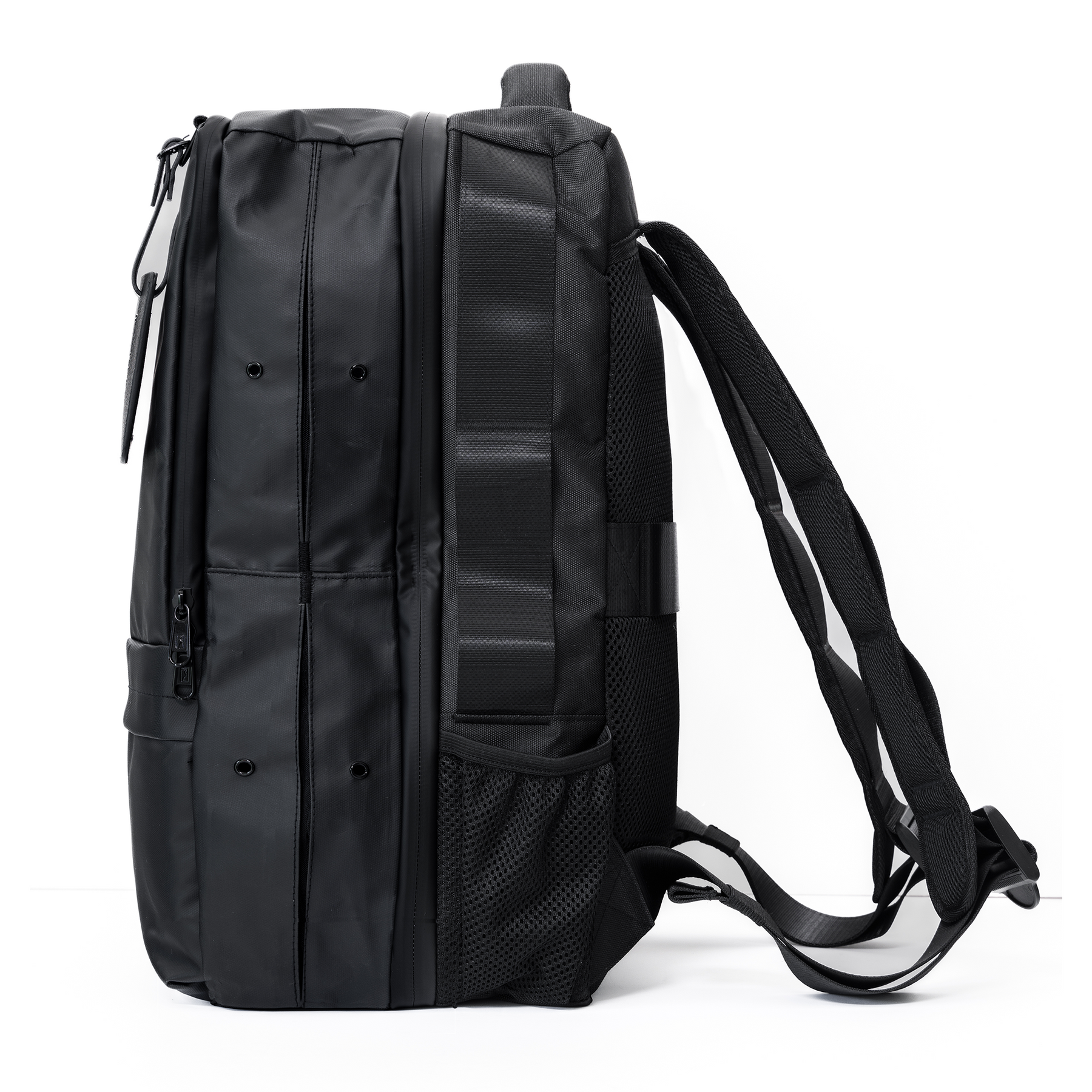 SNEAKER THRONE Travel Throne Sneaker Backpack