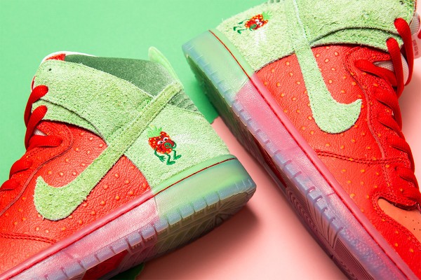 Here's Why The "Strawberry Cough" Nike SB Dunks Were Really Delayed